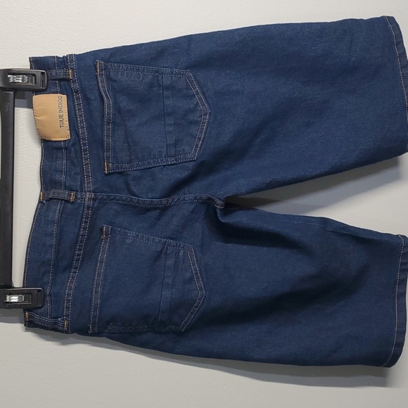 True Indigo shorts girls size 14 blue demin Bermuda length - Picture 5 of 6